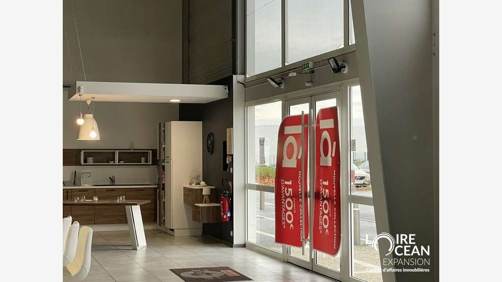 A louer local commercial 600m² en zc Châteaubriant