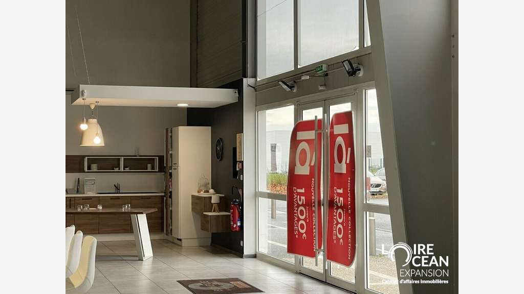 Local commercial 1100m² à louer zc Châteaubriant