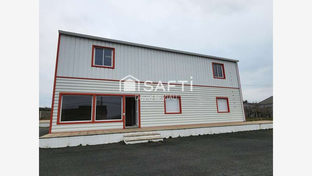 Location local de 274m² Châteaubriant empl strat.