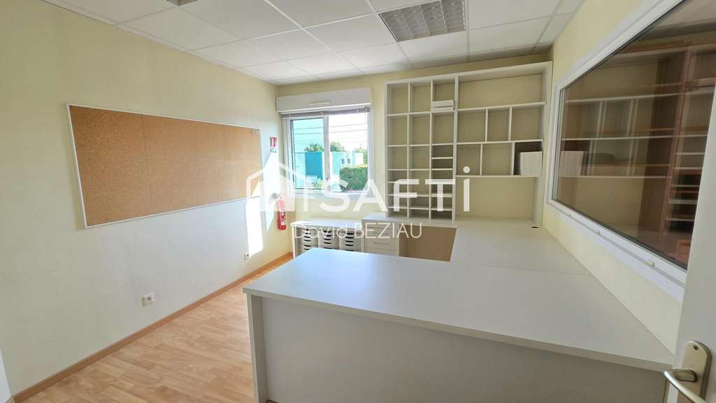 Location local de 274m² Châteaubriant empl strat.