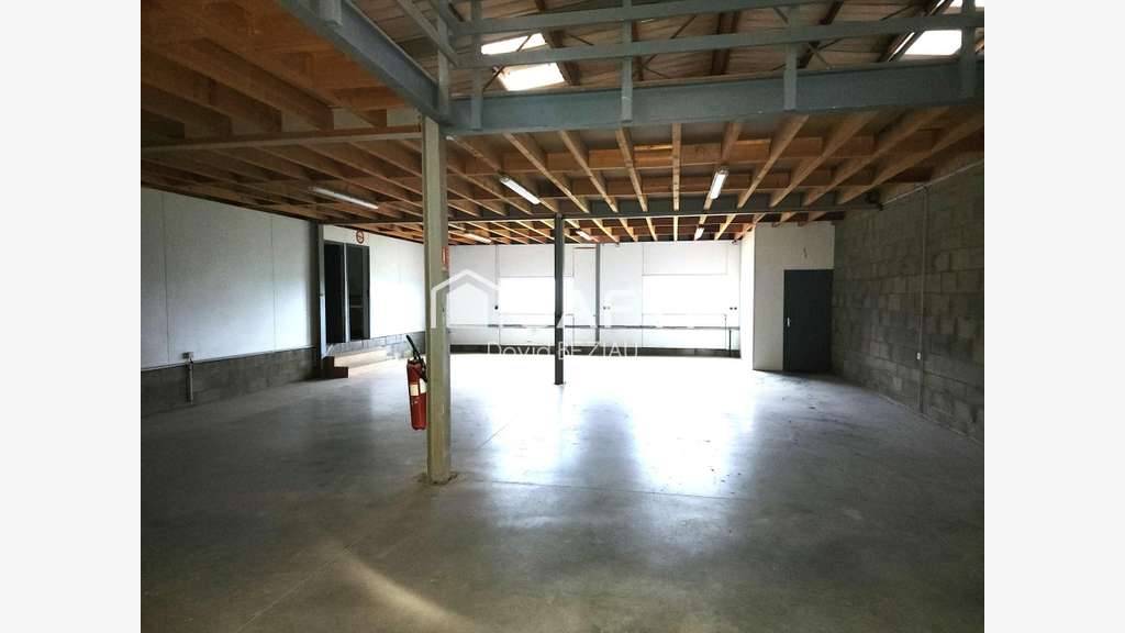 Location local de 274m² Châteaubriant empl strat.