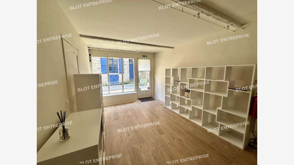 A louer local commercial 63m² Châteaugiron centre