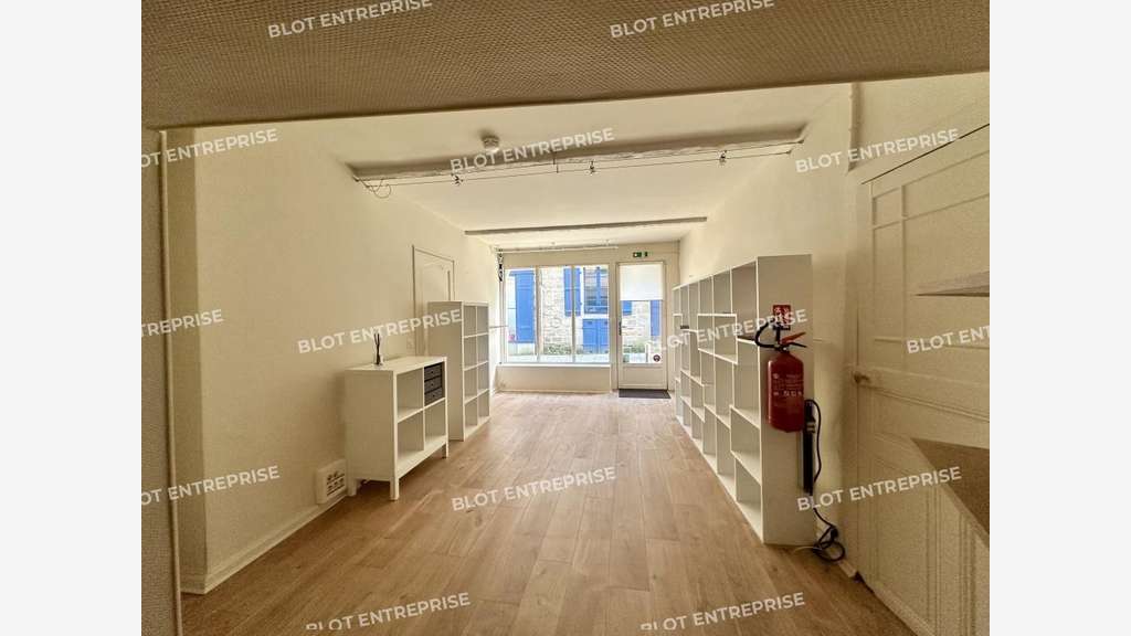 A louer local commercial 63m² Châteaugiron centre