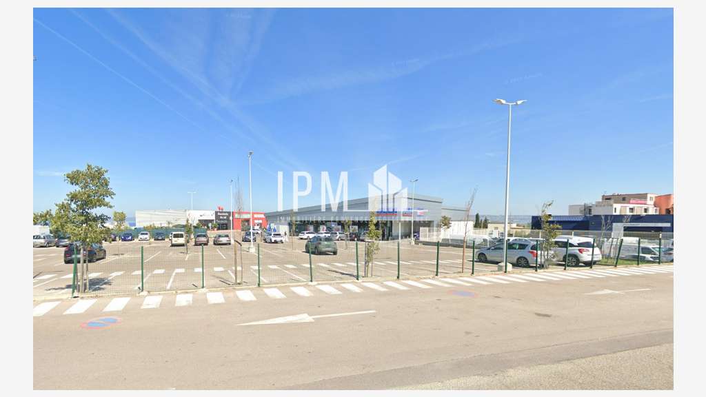 A louer local 160m² Châteauneuf ZAC de la Valampe