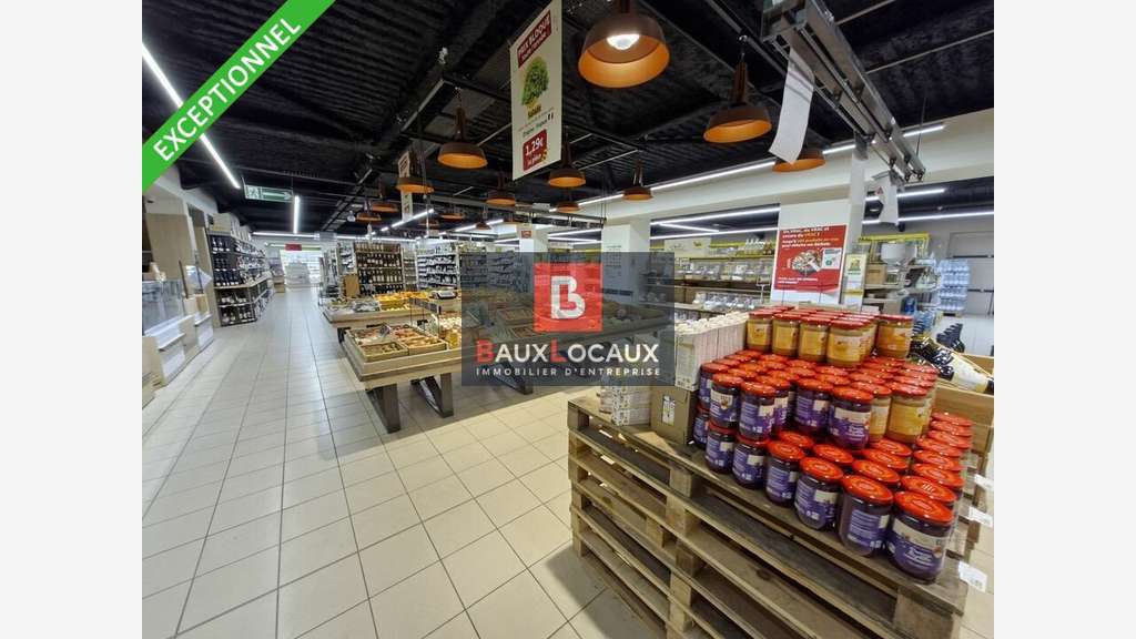 Loue local cial 762m² à Châteauneuf les Martigues