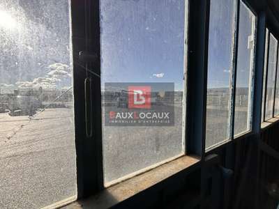 Local commercial de 400m² à louer à Châteaurenard