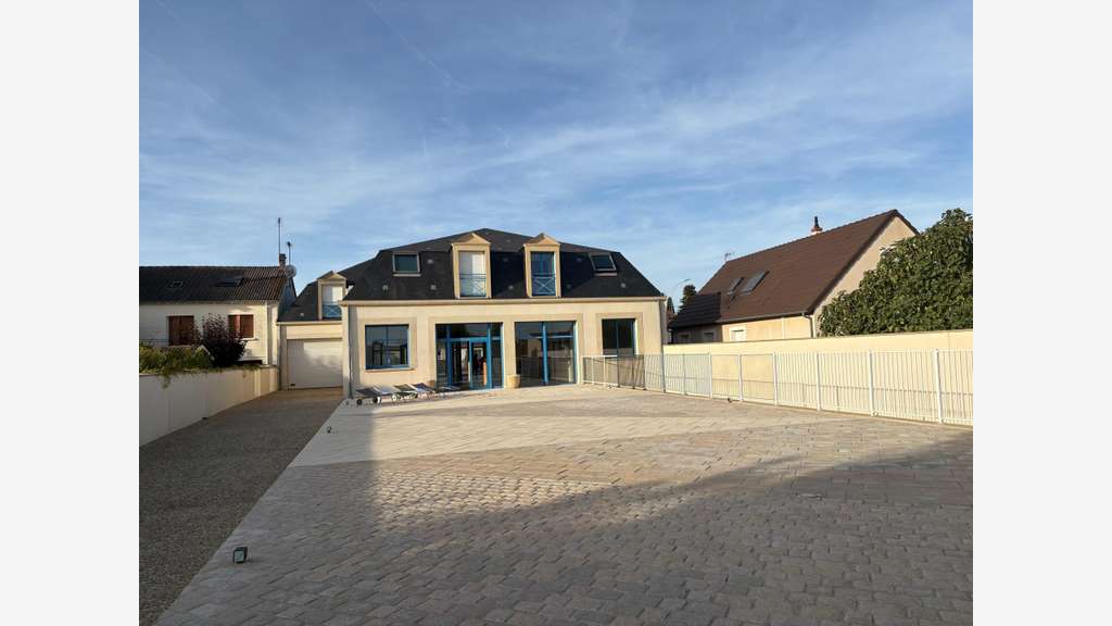 Local commercial et bureaux en parfait etat