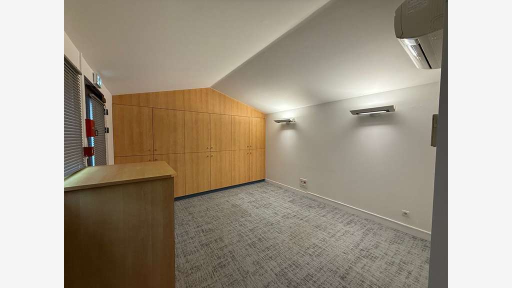 Loue local bureaux de 105m² à Châtelaillon-Plage
