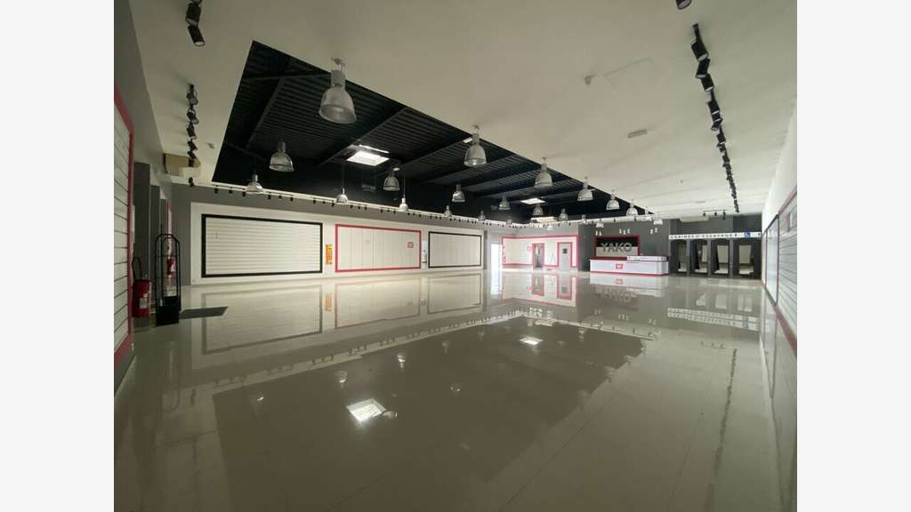 Location local commercial 411m² à Châtellerault