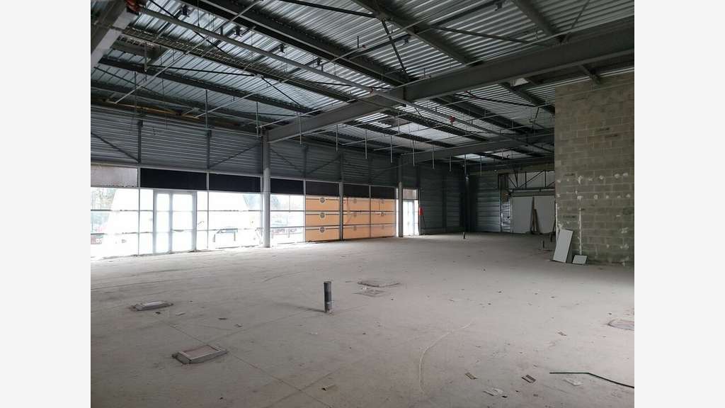 Local 652m² à louer galerie comm à Châtellerault