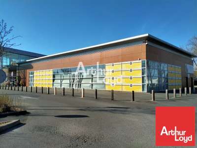 Local 652m² à louer galerie comm à Châtellerault