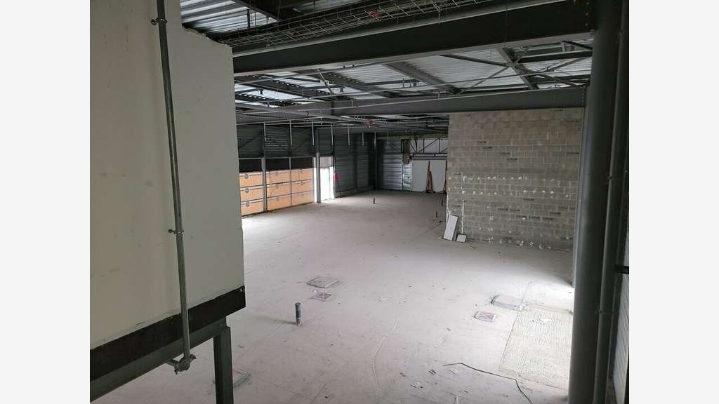 Local 652m² à louer galerie comm à Châtellerault