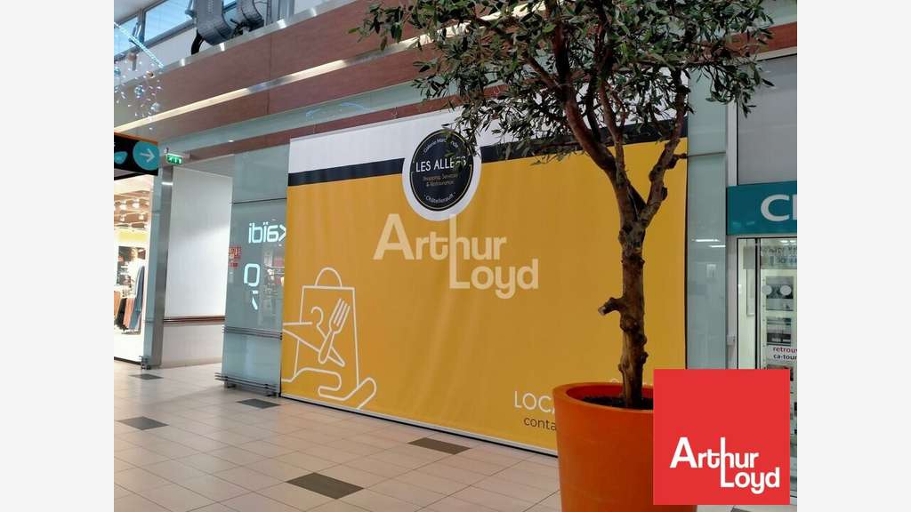 Local 54m² à louer en galerie à Châtellerault