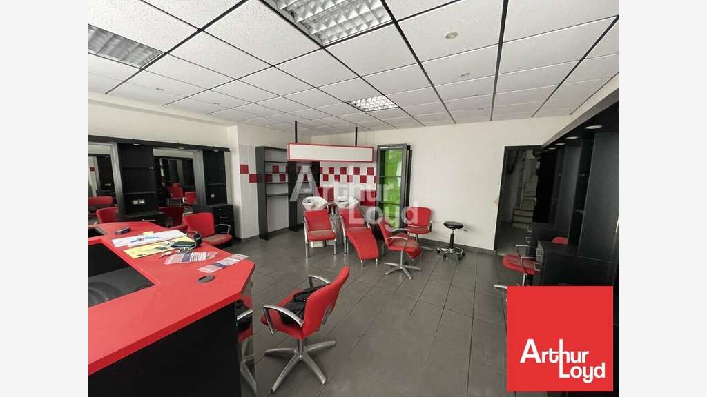 Local à louer centre Châtellerault avec logement