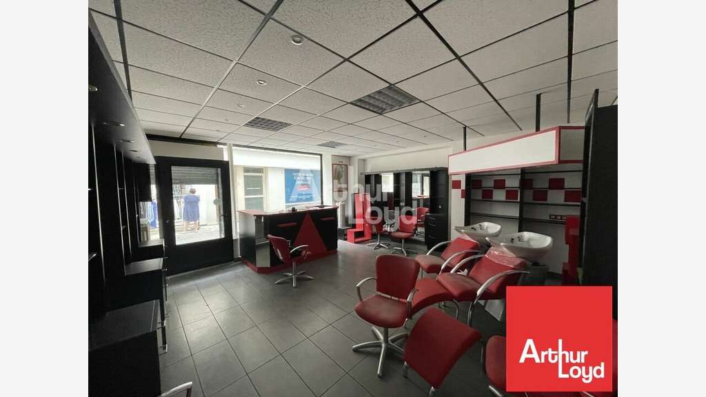 Local à louer centre Châtellerault avec logement
