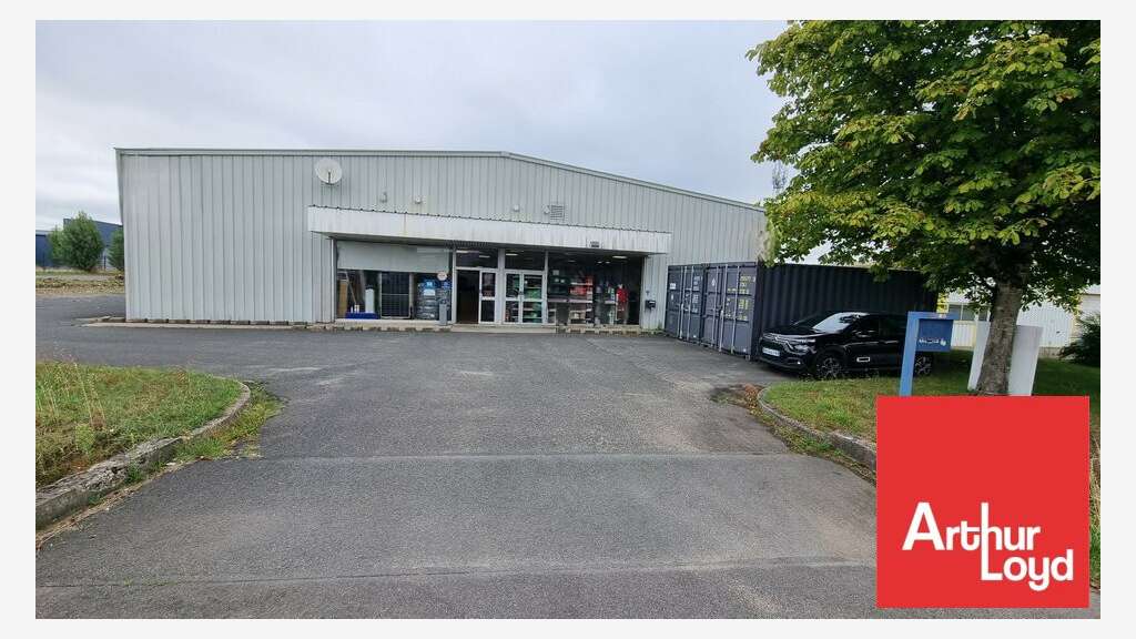 Local commercial 340m² à louer à Châtellerault