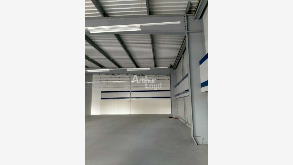 Local 316m² à louer Châtellerault ZA du Sanital