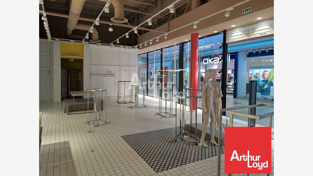 Cellule 206m² à louer en galerie à Châtellerault