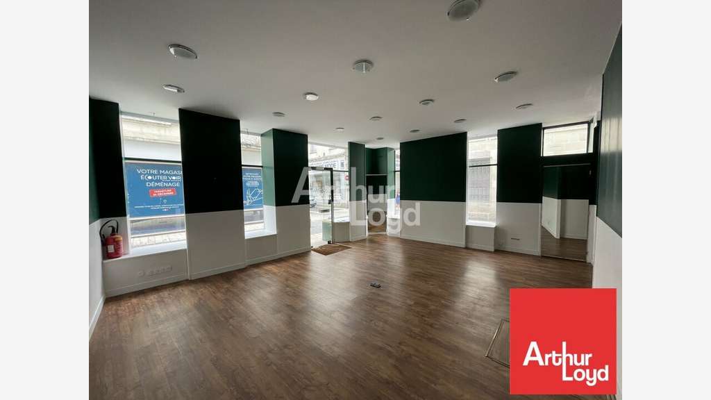 Bureaux 110m² à louer rue passante Châtellerault