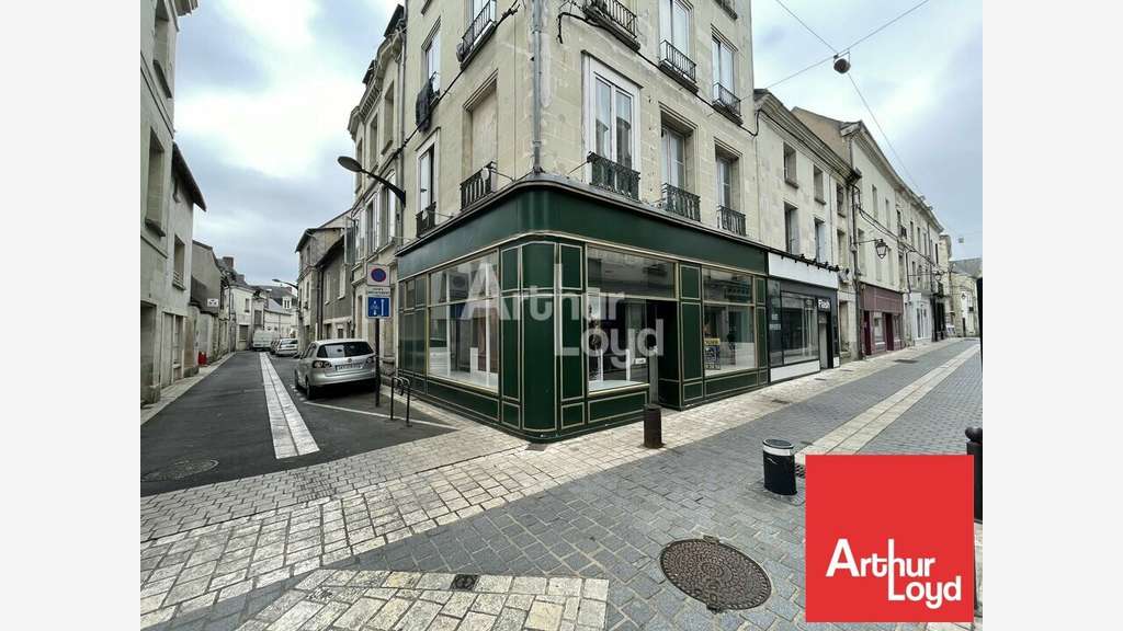 Bureaux 110m² à louer rue passante Châtellerault