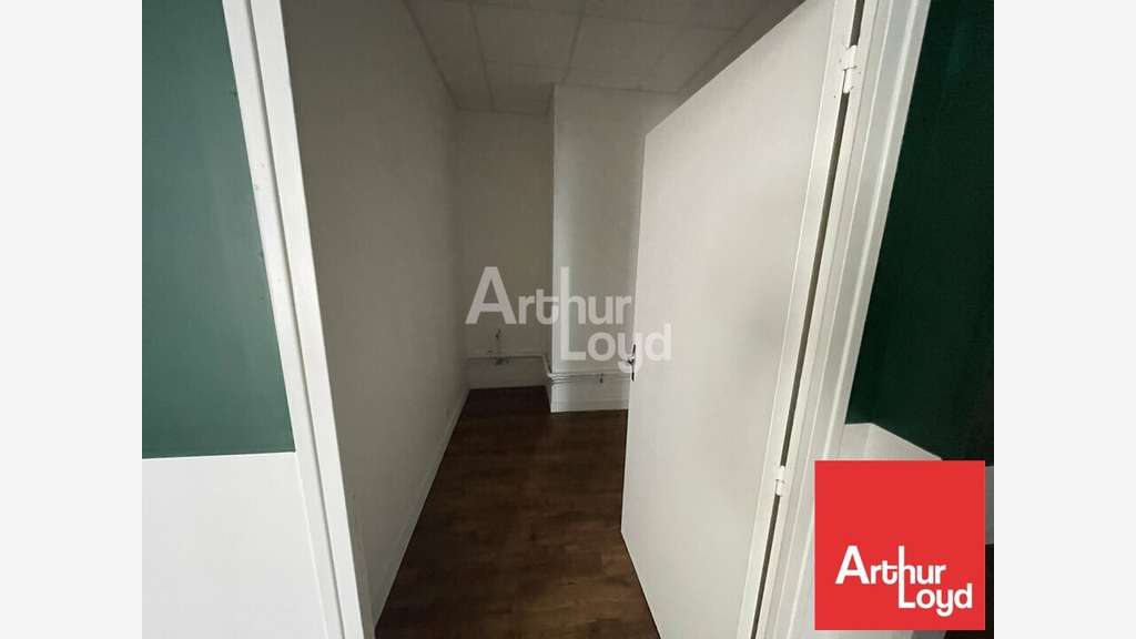 Bureaux 110m² à louer rue passante Châtellerault