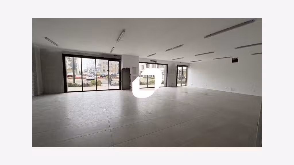 A louer Local commercial 199m² Chatenay malabry
