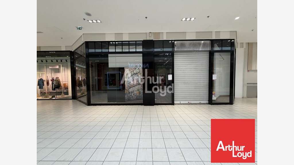 Local 146m² à louer à Chauray Mendes France