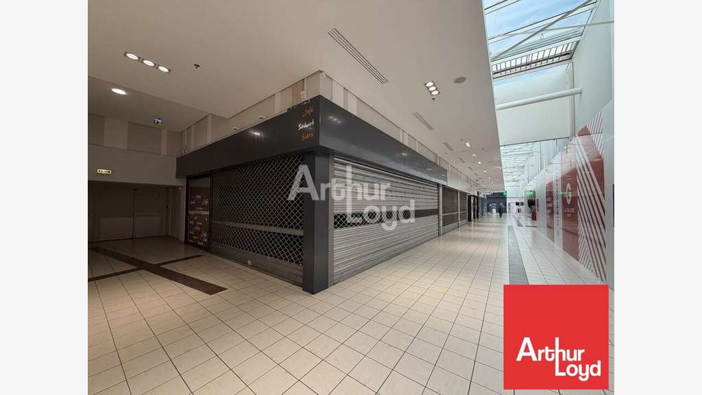 Cellule 109m² à louer à Chauray Mendes France