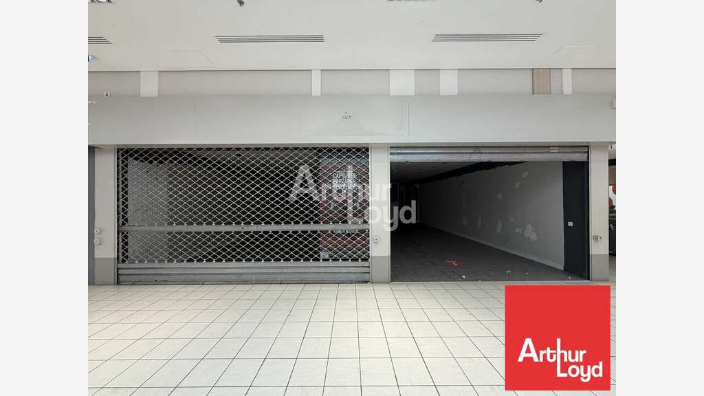 Cellule 139m² à louer à Chauray Mendes France