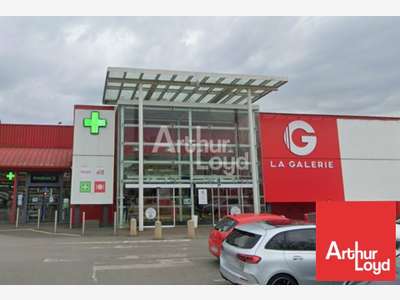 Local 400m² à louer à Chauray Mendes France