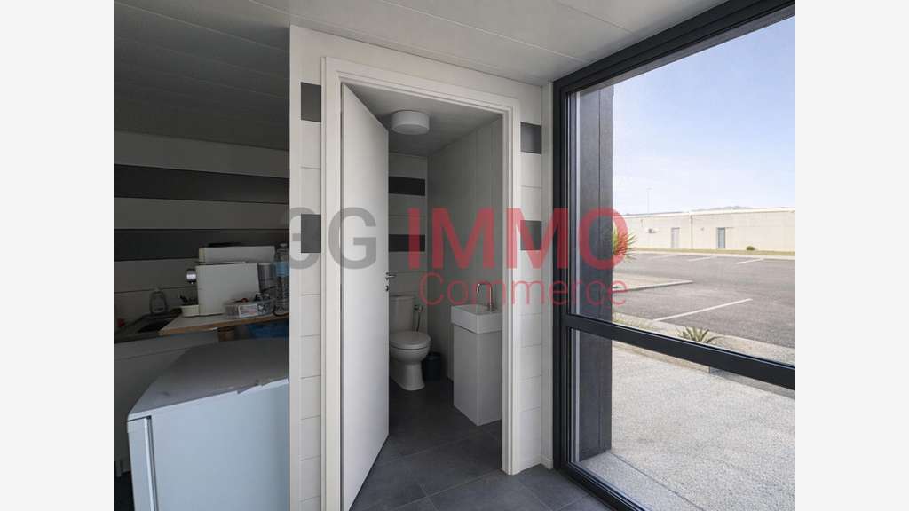 Loue local cial 90m² à Chauray empl stratégique