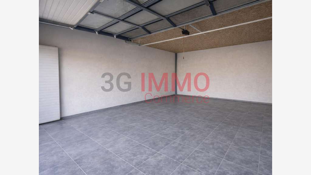 Loue local cial 90m² à Chauray empl stratégique