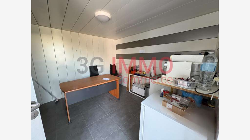 Loue local cial 90m² à Chauray empl stratégique