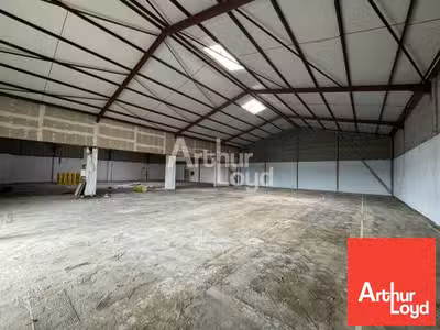Loue local commercial 750m² Chauray Mendès France