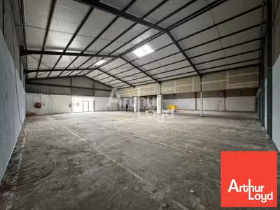 Local commercial de 375m² à louer à Niort Chauray