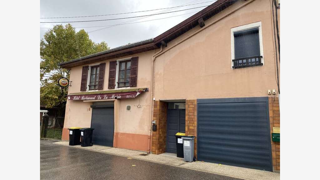 Location local restauration 297m² à Chazey-sur-Ain