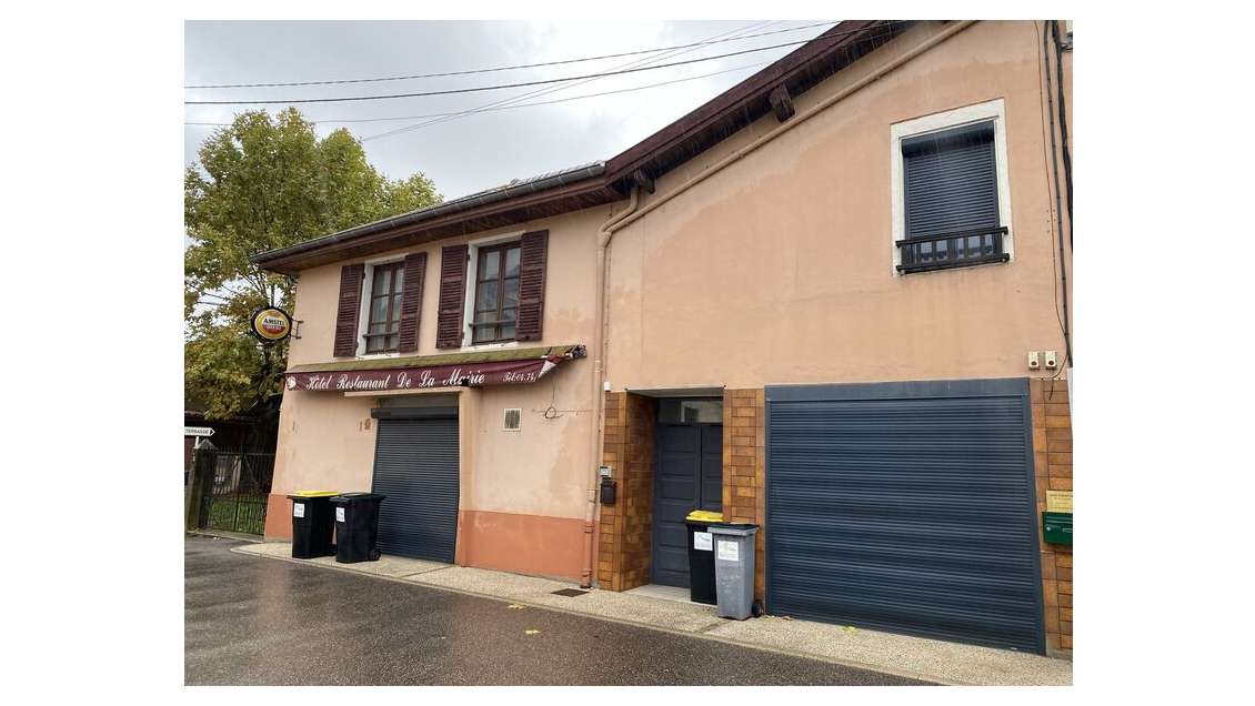 Location local restauration 297m² à Chazey-sur-Ain