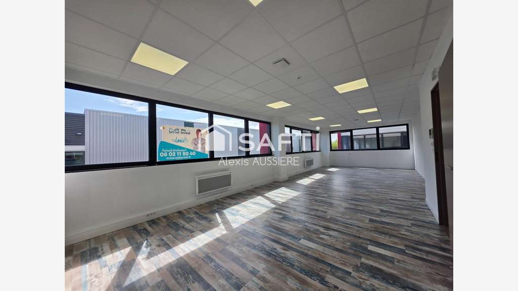A louer local commercial 262m² Chanteloup-en-Brie