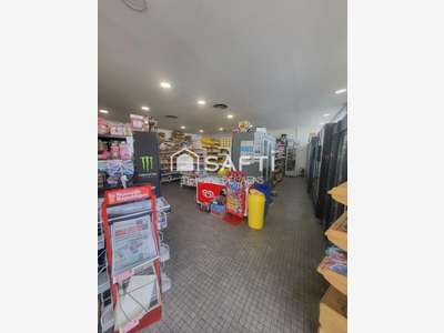 A louer local commercial proche gare de Chinon