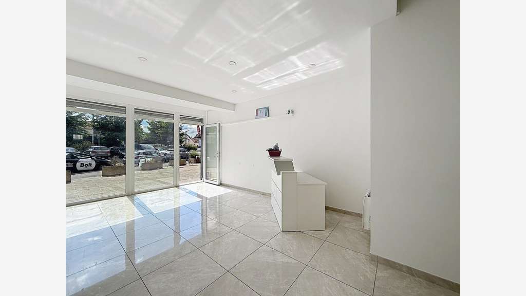 Location local 43m² face tramway T9 Choisy-le-Roi