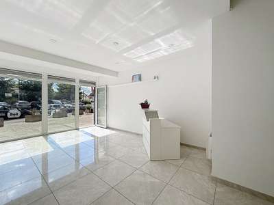 Location local 43m² face tramway T9 Choisy-le-Roi