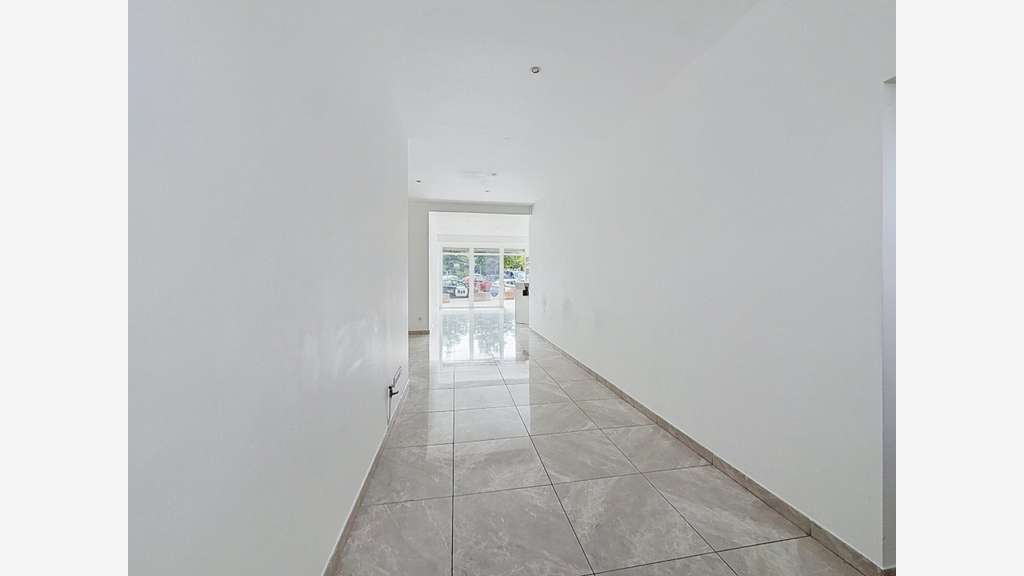 Location local 43m² face tramway T9 Choisy-le-Roi