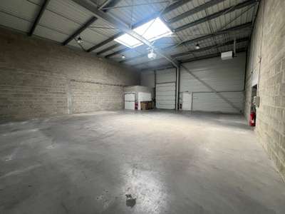 Vente local commercial excellent état 680m² Cholet