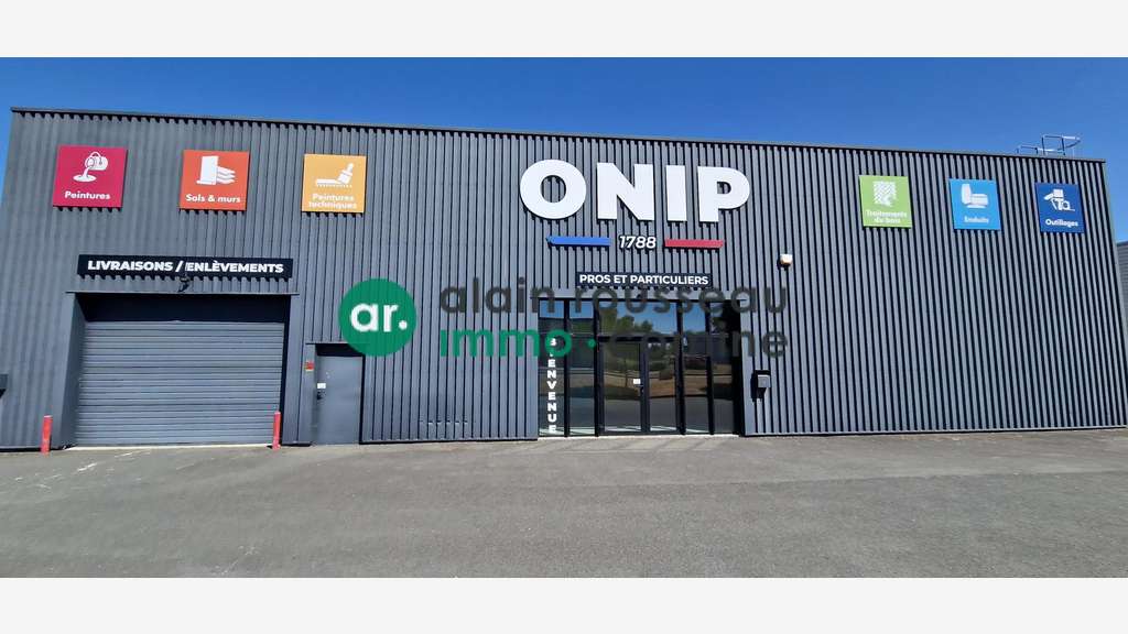 Location local commercial 300m² à Cholet
