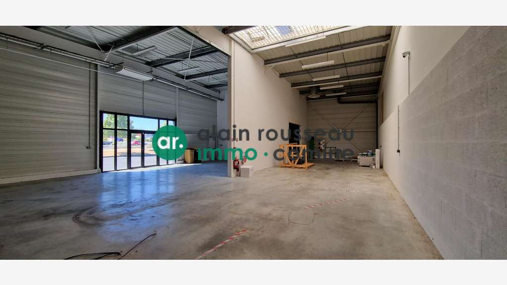 Location local commercial 300m² à Cholet