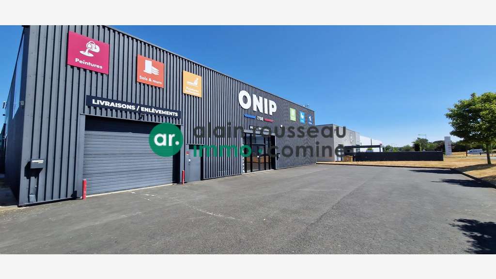 Location local commercial 300m² à Cholet