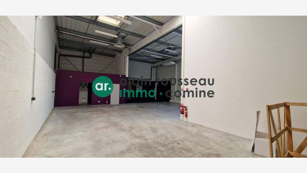 Location local commercial 300m² à Cholet