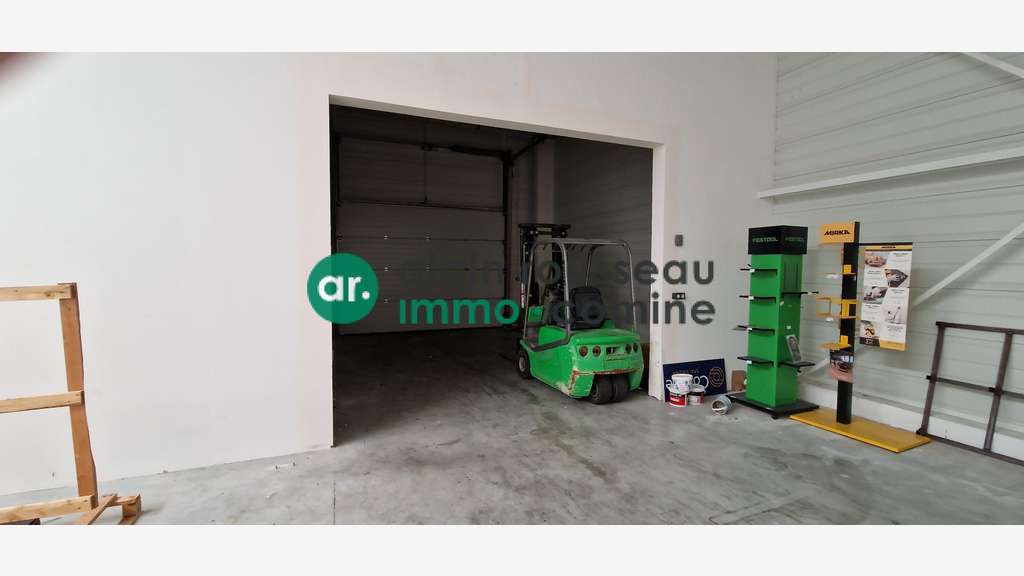 Location local commercial 300m² à Cholet