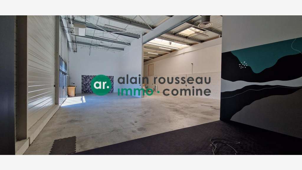 Location local commercial 300m² à Cholet