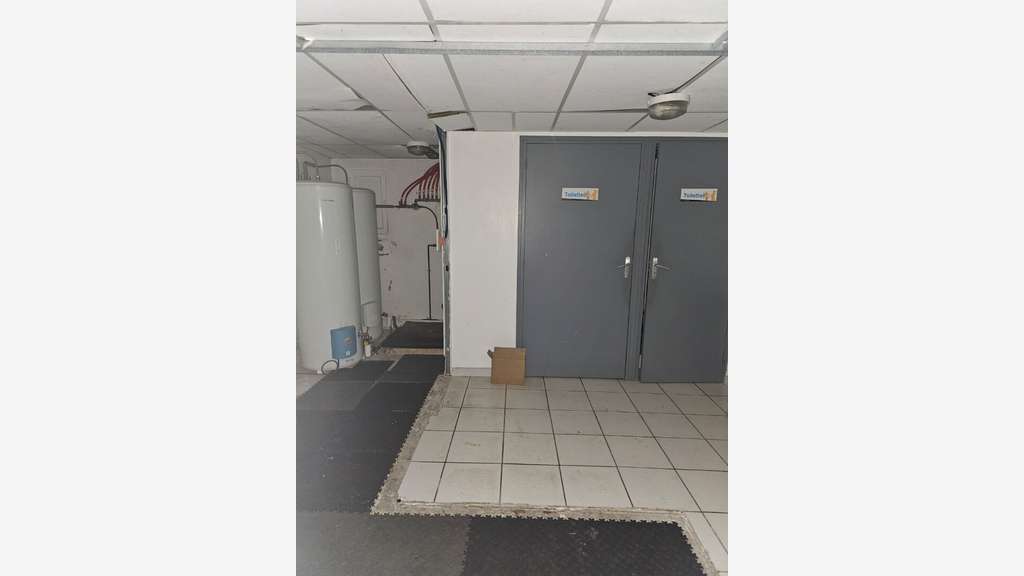 A louer locaux 510m²sur axe fréquenté à Cholet